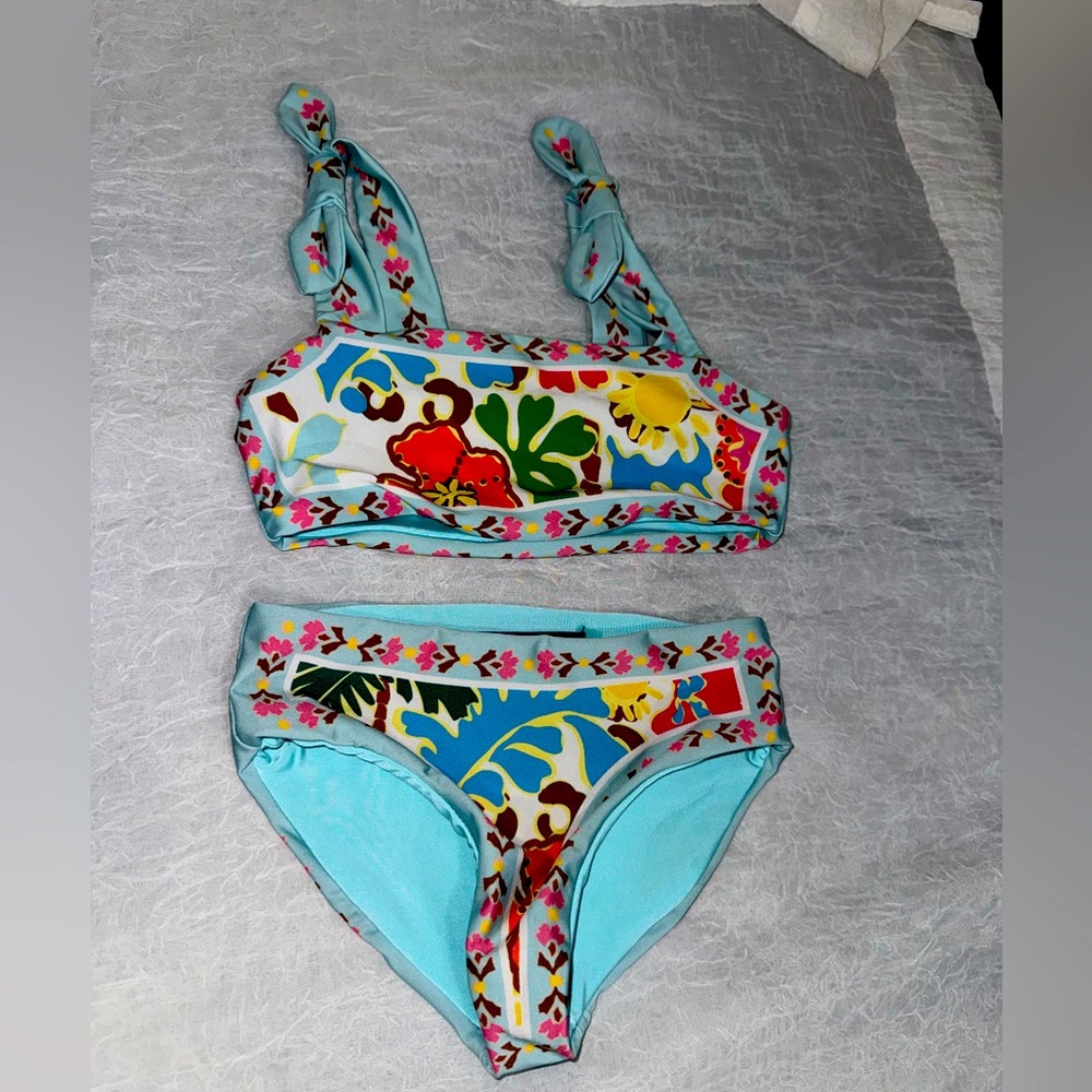 BEACHRIOT.
MADE IN USA
BEACH
ROI
MADE IN
THE USA
FAIT AUX USA
HECHO EN EE UU.,